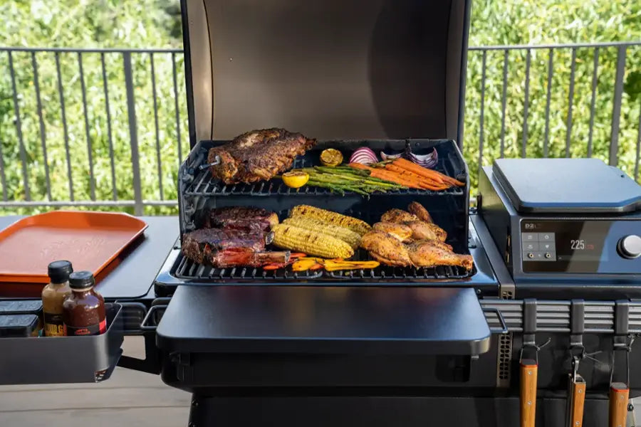 TRAEGER IRONWOOD PELLET GRILL