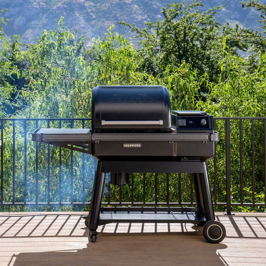 TRAEGER IRONWOOD PELLET GRILL